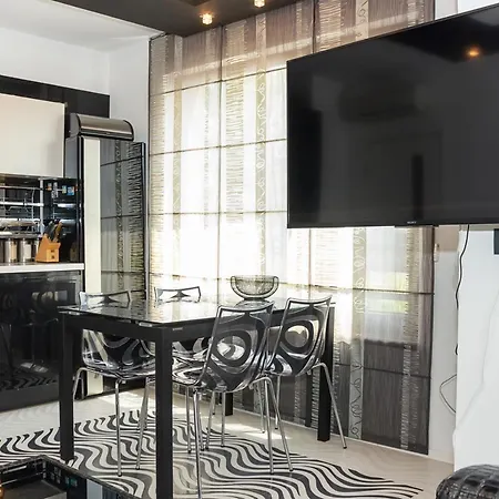 Black & White - 2-bedroom Flat 5min From The شقة *