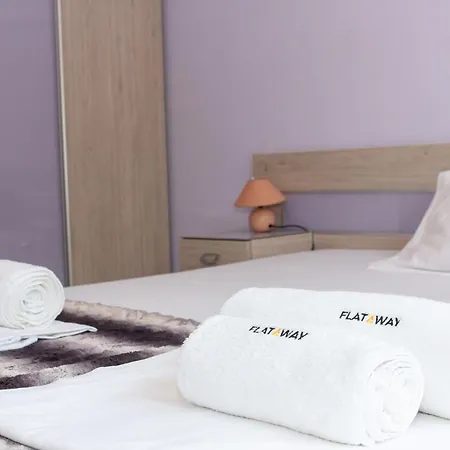 Black & White - 2-bedroom Flat 5min From The * فارنا