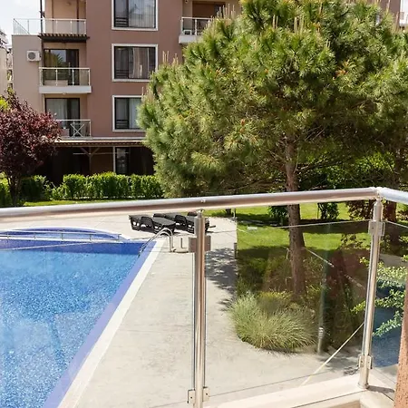 Black & White - 2-bedroom Flat 5min From The Апартаменты *